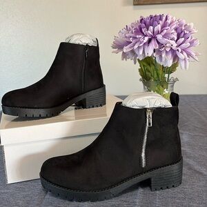 NIB Women’s Sz 5 Black Double Zip Chunky Heel Booties